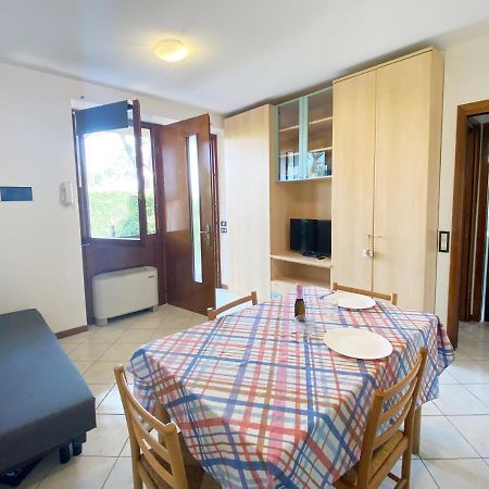 Apartment With Garden And Grill - Green Residence Sirmione Дезенцано-дель-Гарда Екстер'єр фото