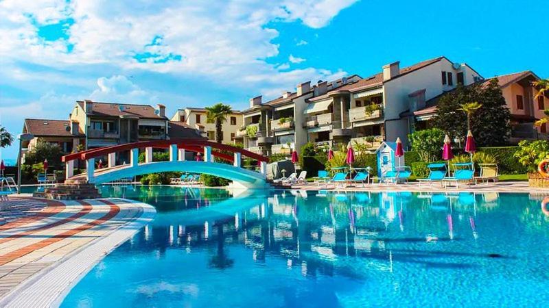 Apartment With Garden And Grill - Green Residence Sirmione Дезенцано-дель-Гарда Екстер'єр фото