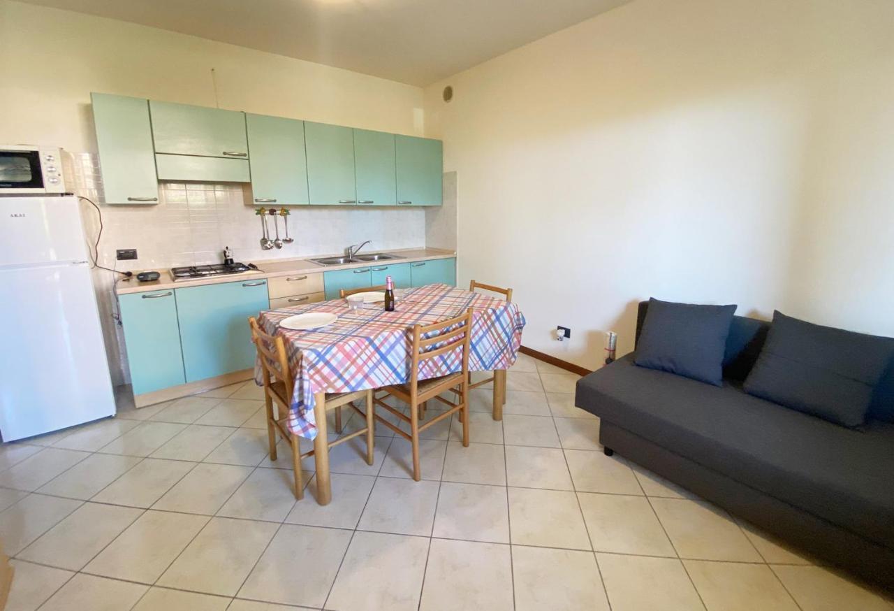 Apartment With Garden And Grill - Green Residence Sirmione Дезенцано-дель-Гарда Екстер'єр фото