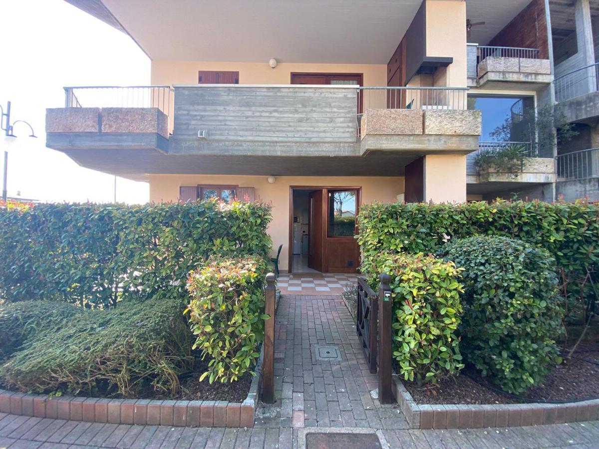 Apartment With Garden And Grill - Green Residence Sirmione Дезенцано-дель-Гарда Екстер'єр фото