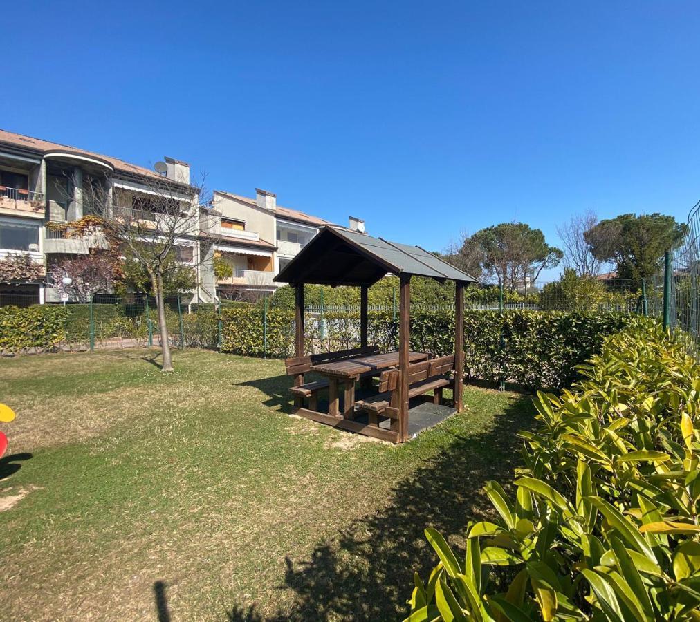 Apartment With Garden And Grill - Green Residence Sirmione Дезенцано-дель-Гарда Екстер'єр фото