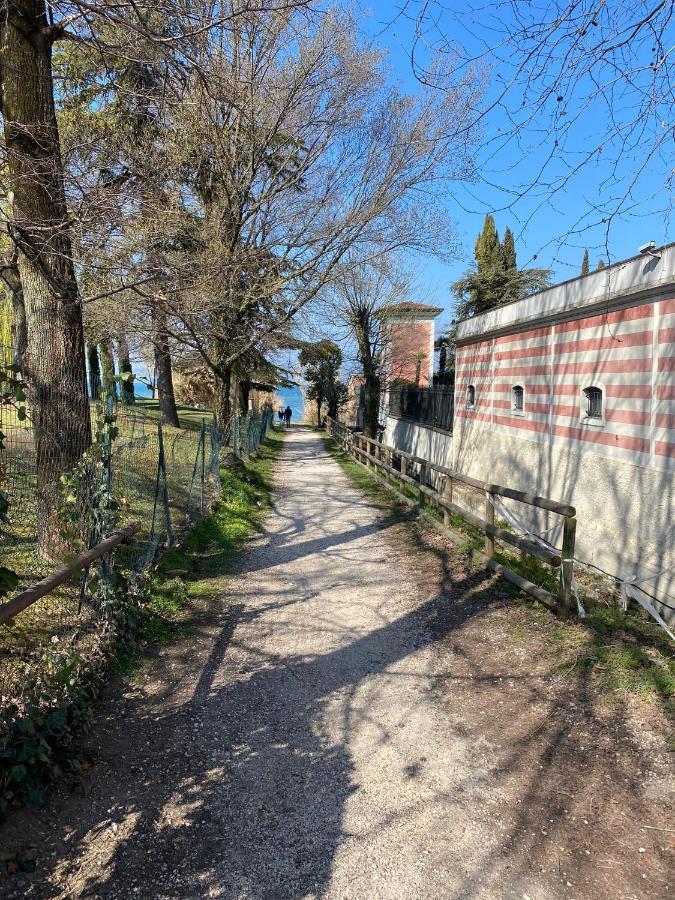 Apartment With Garden And Grill - Green Residence Sirmione Дезенцано-дель-Гарда Екстер'єр фото