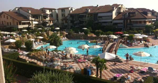 Apartment With Garden And Grill - Green Residence Sirmione Дезенцано-дель-Гарда Екстер'єр фото