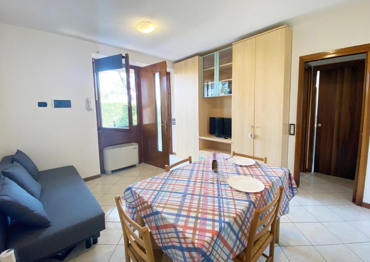 Apartment With Garden And Grill - Green Residence Sirmione Дезенцано-дель-Гарда Екстер'єр фото